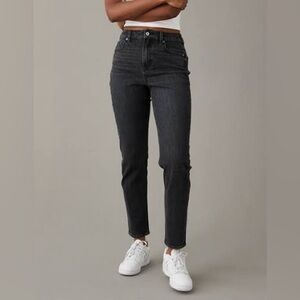 American Eagle Strigid Mom Jeans High Waisted Black Denim